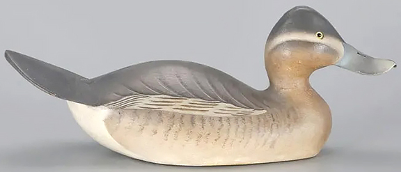 Bert Graves (1880-1956) and his Graves Decoy Company of Peoria, Illinois, created this pintail drake around 1925. It is included on page 97 of Masterworks of the Illinois River byStephen B. O’Brien Jr. and Julie Carlson. The 17½