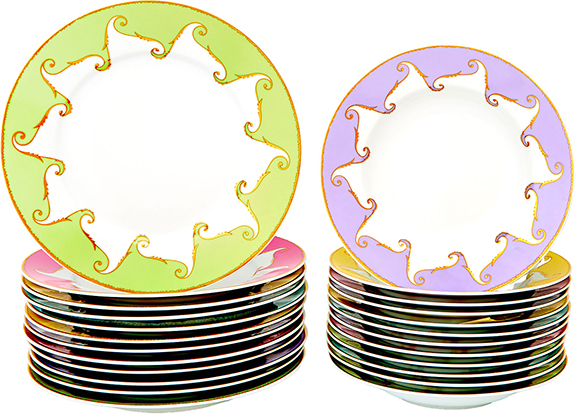 A partial dinner service of 12 dinner plates (10¾