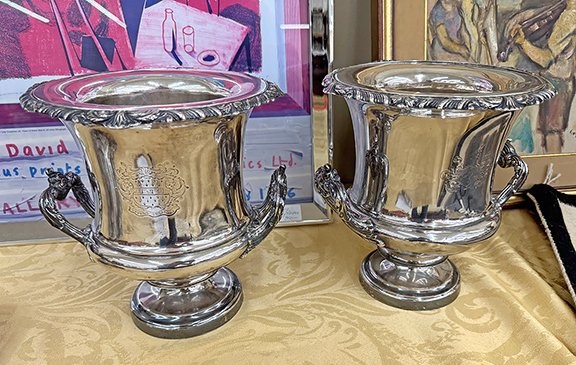 These Matthew Boulton silverplate wine coolers are engraved with a crest and “Spero Meliora,” Latin for “I hope for better things.” Offered as a pair from Greg Hamilton of Stone Block Antiques, Vergennes, Vermont, the pair was priced at $3200.