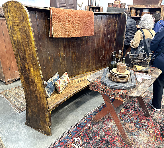 Curved-back settle with grain paint, 62½